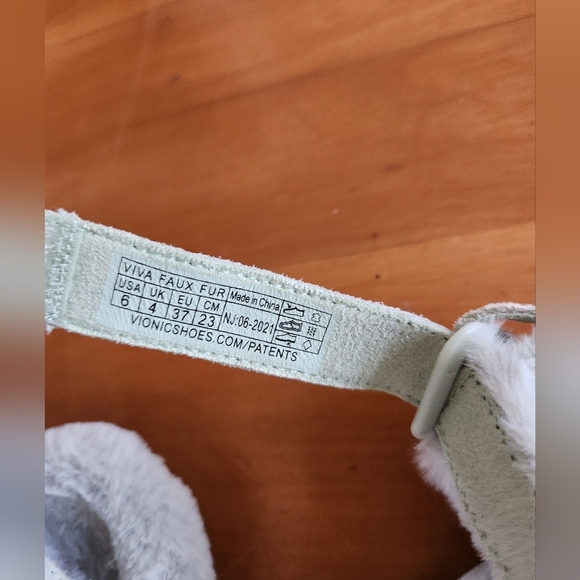 Vionic Viva Womens Faux Fur Strap Sandals Size 6 - Picture 8 of 9